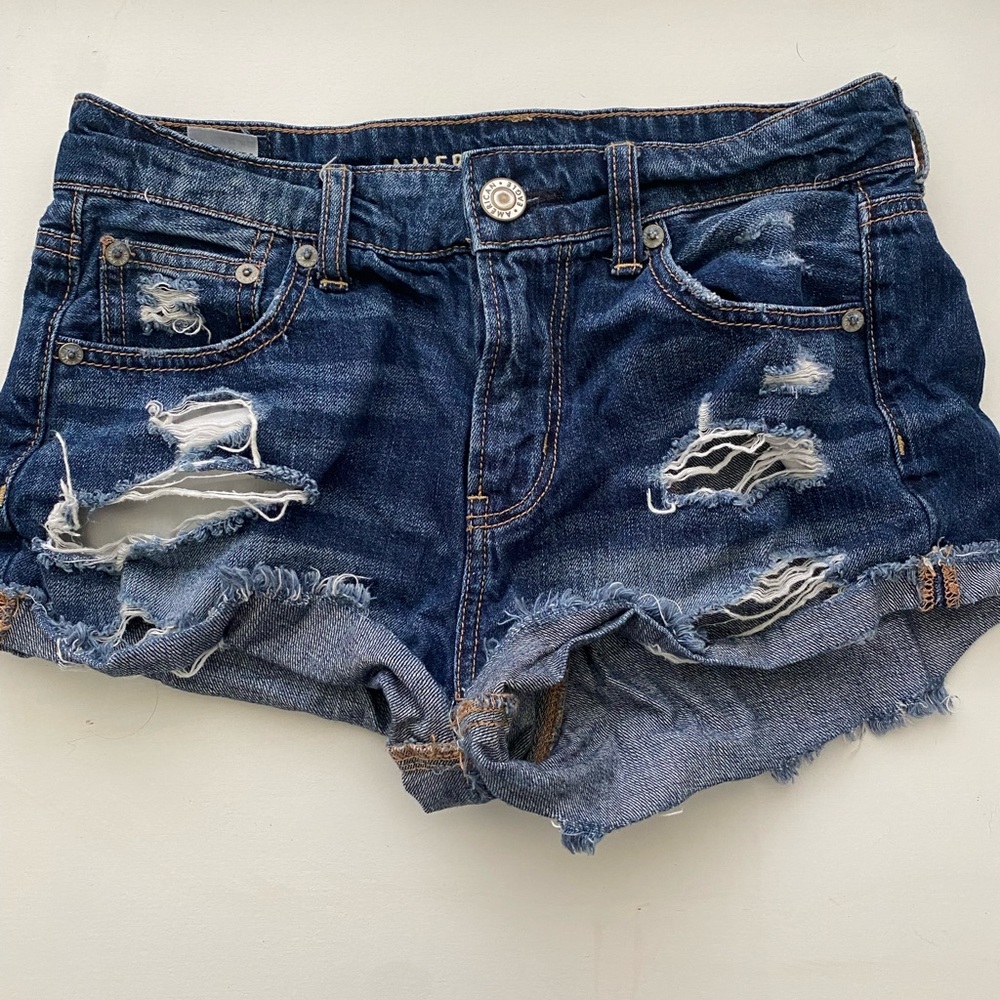 Women’s American Eagle low rise jean shorts